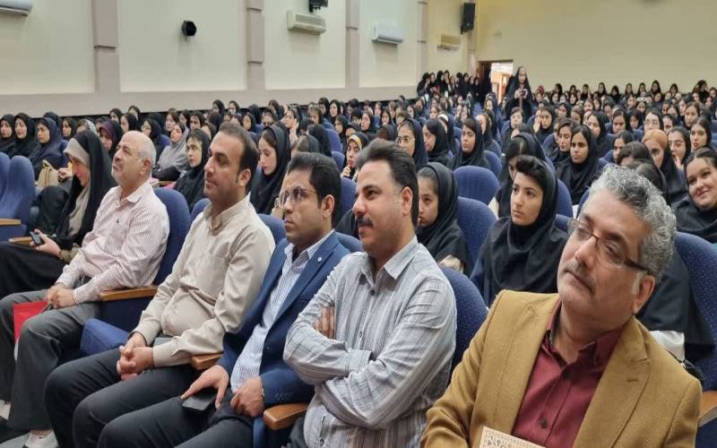 برگزاری آیین استقبال از دانشجویان نوورود آموزشکده ملی مهارت دختران بوشهر