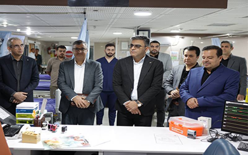 حضور کادر درمان در لحظه تحویل سال نو، نمادی از تعهد حرفه‌ای و انسانیت است