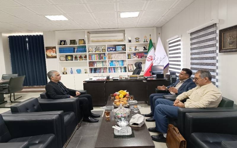 نشست مشترک مدیرکل فرهنگ و ارشاد و میراث فرهنگی بوشهر برای گسترش رویدادهای هنری و پاسداشت مفاخر ایرانی