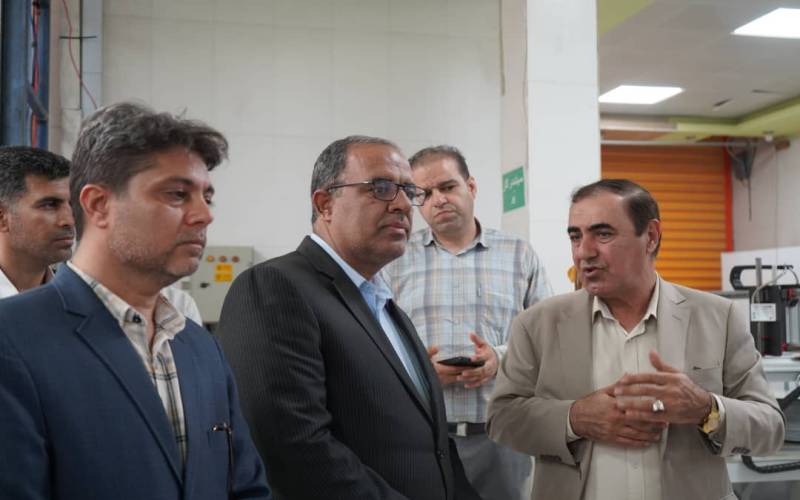 بازدید فرماندار بوشهر از شرکت دانش‌بنیان «شاخه زیتون لیان»/فرماندار بوشهر: بوشهر قطب آزمایشگاه‌های استاندارد در ایران است