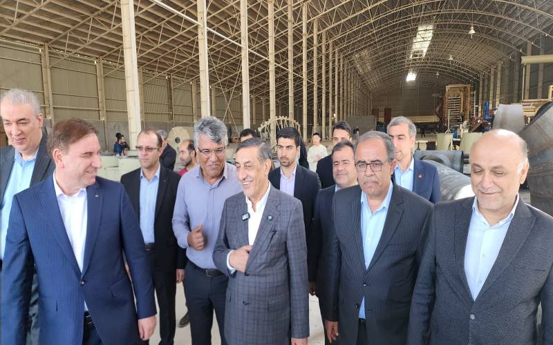 بازدید معاون اجرایی رئیس‌جمهور از طرح بزرگ تولید MDF در شهرک صنعتی بوشهر۲
